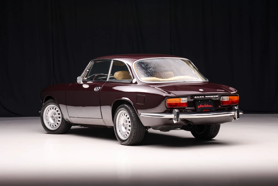 1974 Alfa Romeo 2000 GT Veloce - Image 9 of 31