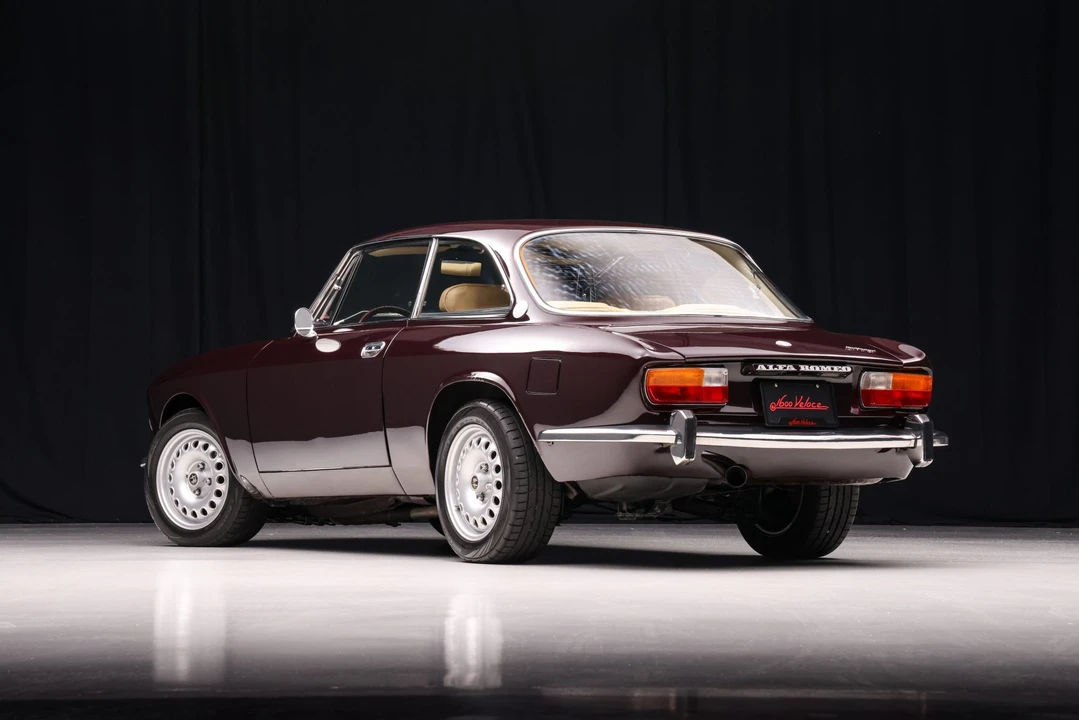 1974 Alfa Romeo 2000 GT Veloce - Image 10 of 31