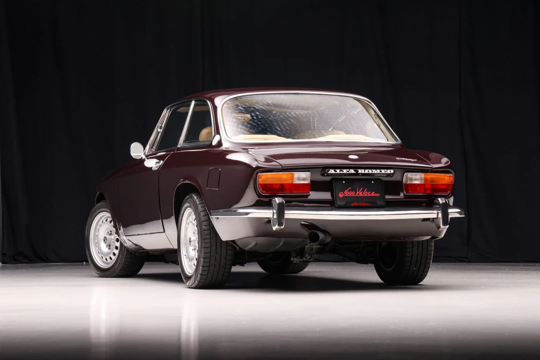 1974 Alfa Romeo 2000 GT Veloce - Image 12 of 31