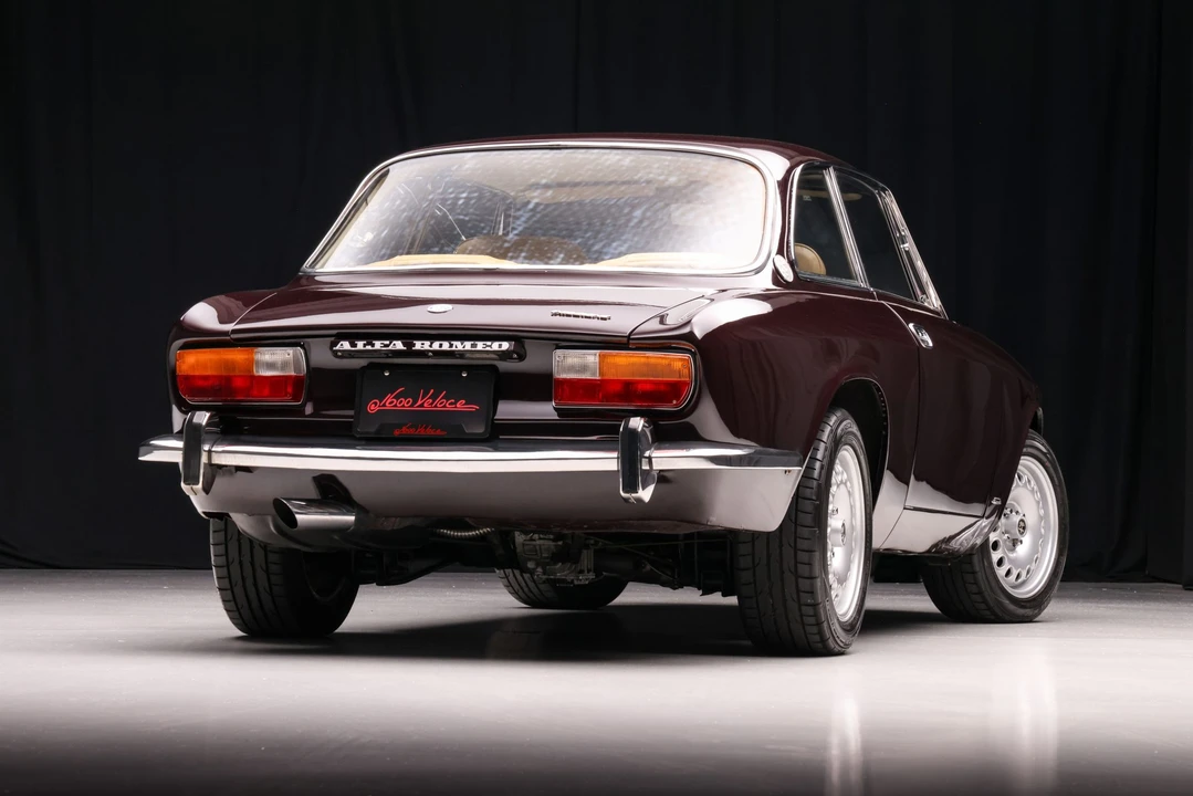 1974 Alfa Romeo 2000 GT Veloce - Image 16 of 31