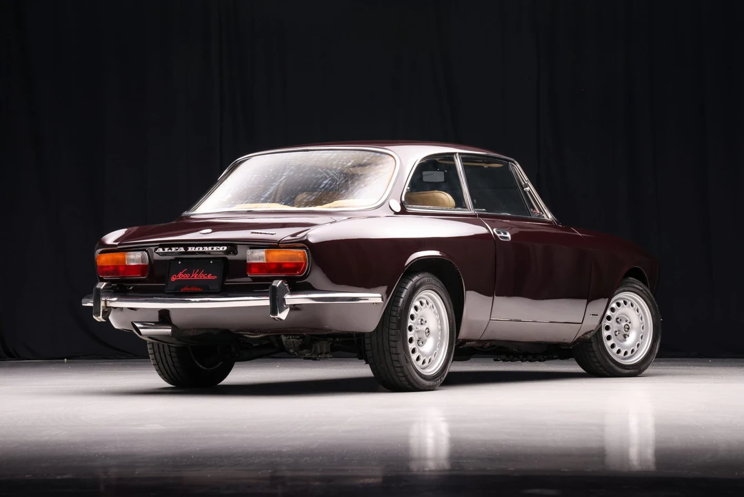 1974 Alfa Romeo 2000 GT Veloce - Image 18 of 31