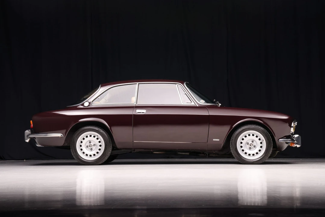 1974 Alfa Romeo 2000 GT Veloce - Image 20 of 31