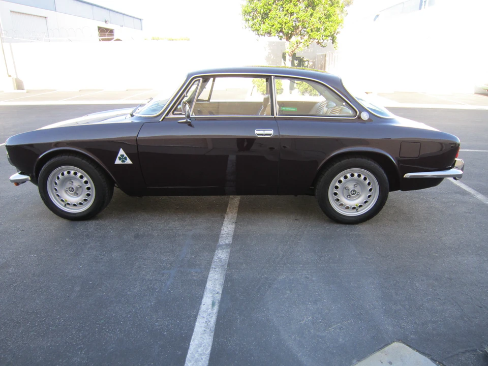 1974 Alfa Romeo 2000 GT Veloce - Image 28 of 31