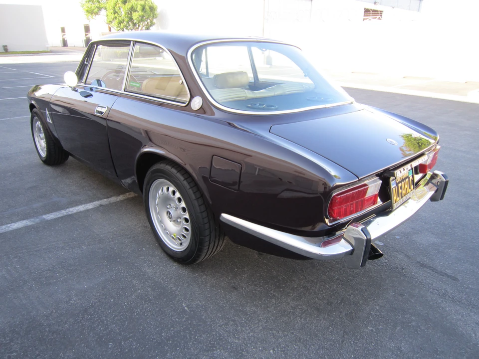 1974 Alfa Romeo 2000 GT Veloce - Image 29 of 31