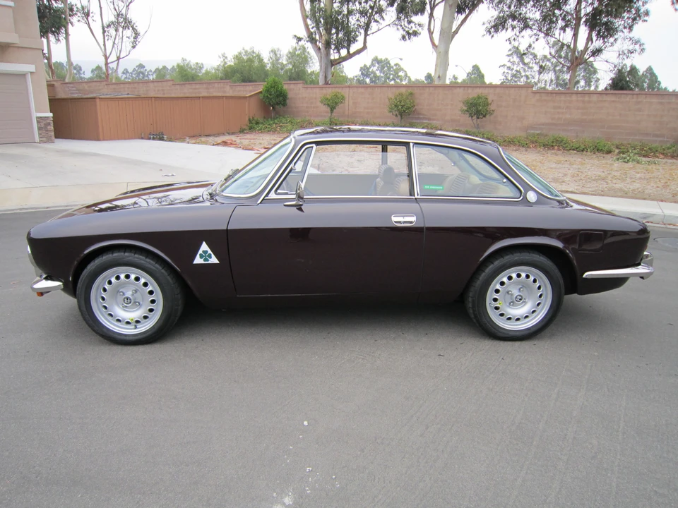 1974 Alfa Romeo 2000 GT Veloce - Image 2 of 31