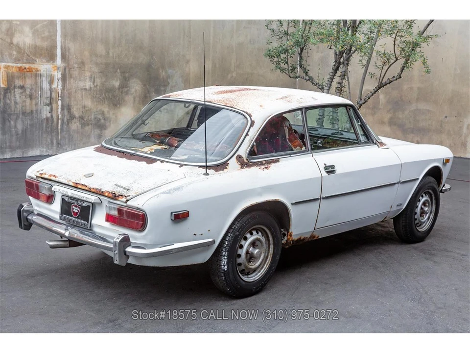 1974 Alfa Romeo Alfetta GT - Image 4 of 31