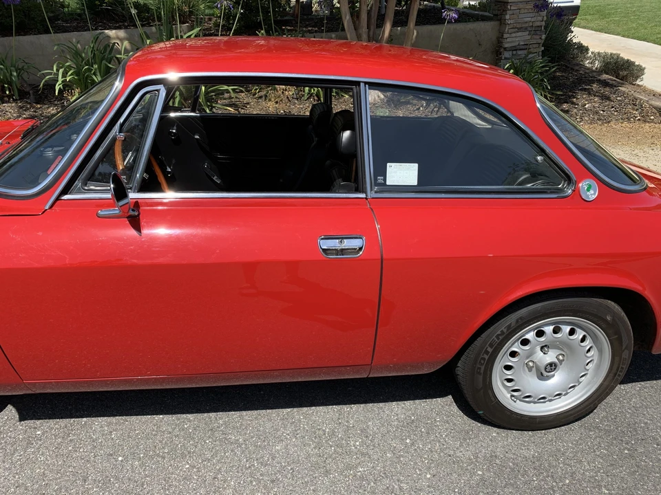 1974 Alfa Romeo 2000 GT Veloce - Image 20 of 31