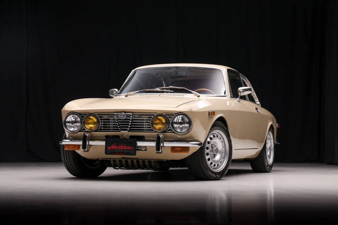 1974 Alfa Romeo 2000 GT Veloce - Image 4 of 31