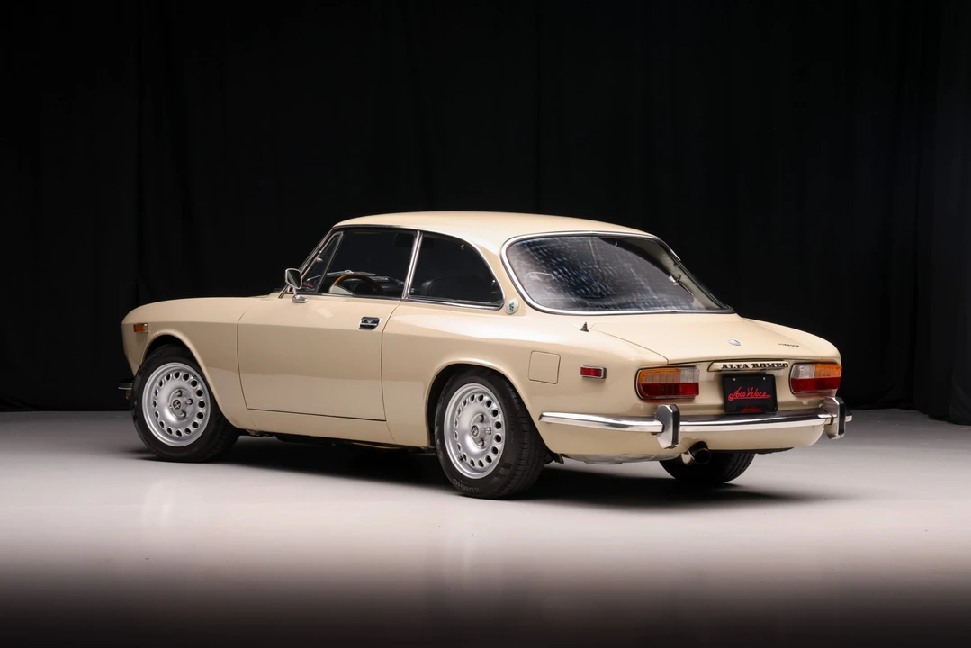 1974 Alfa Romeo 2000 GT Veloce - Image 22 of 31