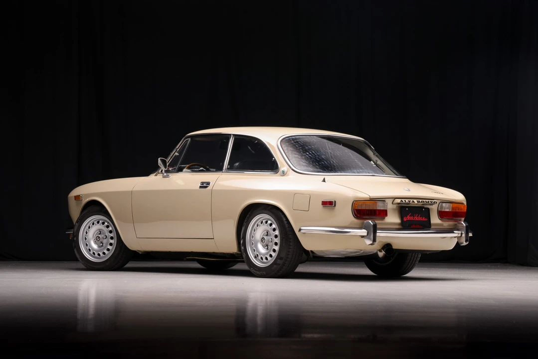 1974 Alfa Romeo 2000 GT Veloce - Image 23 of 31