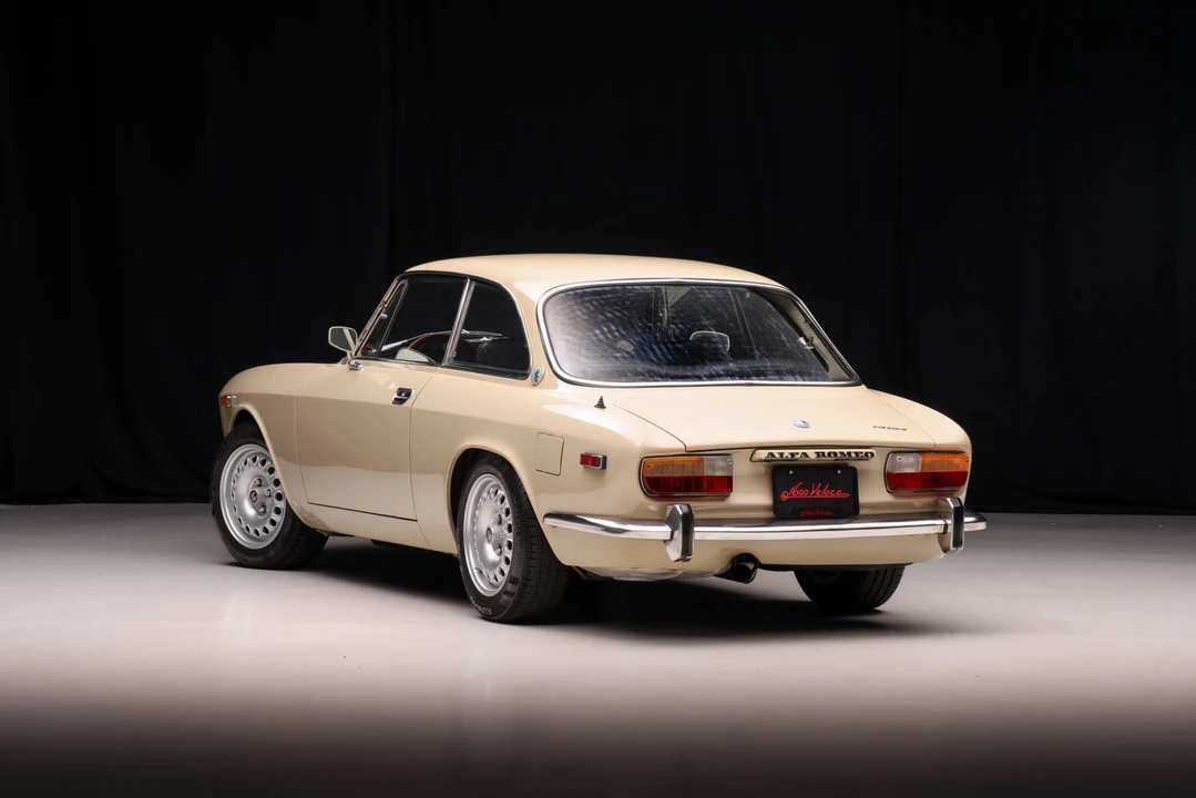 1974 Alfa Romeo 2000 GT Veloce - Image 21 of 31