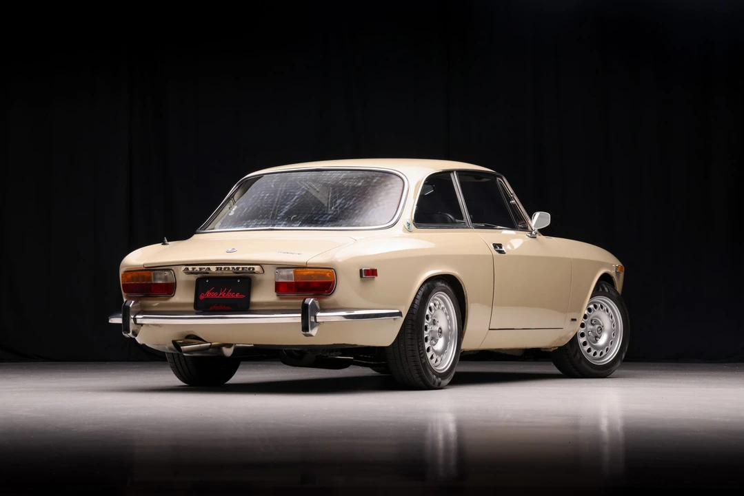 1974 Alfa Romeo 2000 GT Veloce - Image 16 of 31