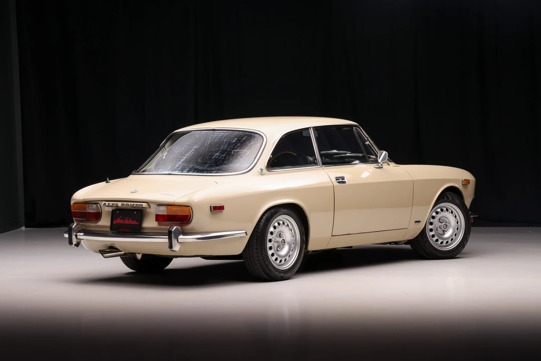 1974 Alfa Romeo 2000 GT Veloce - Image 14 of 31