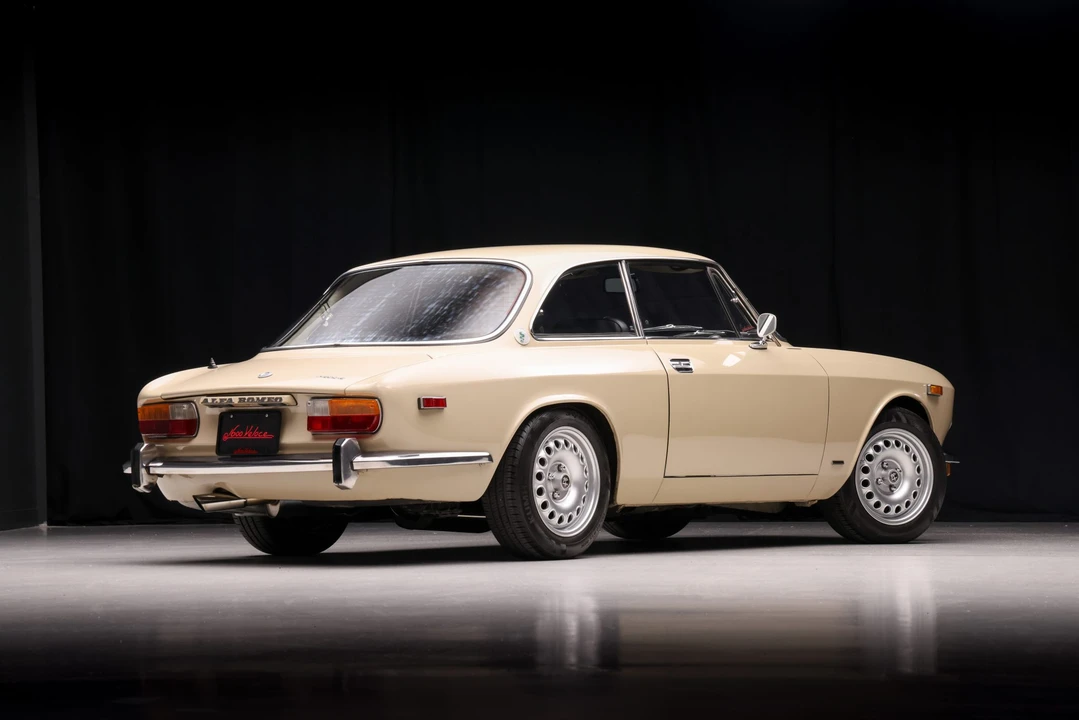 1974 Alfa Romeo 2000 GT Veloce - Image 15 of 31