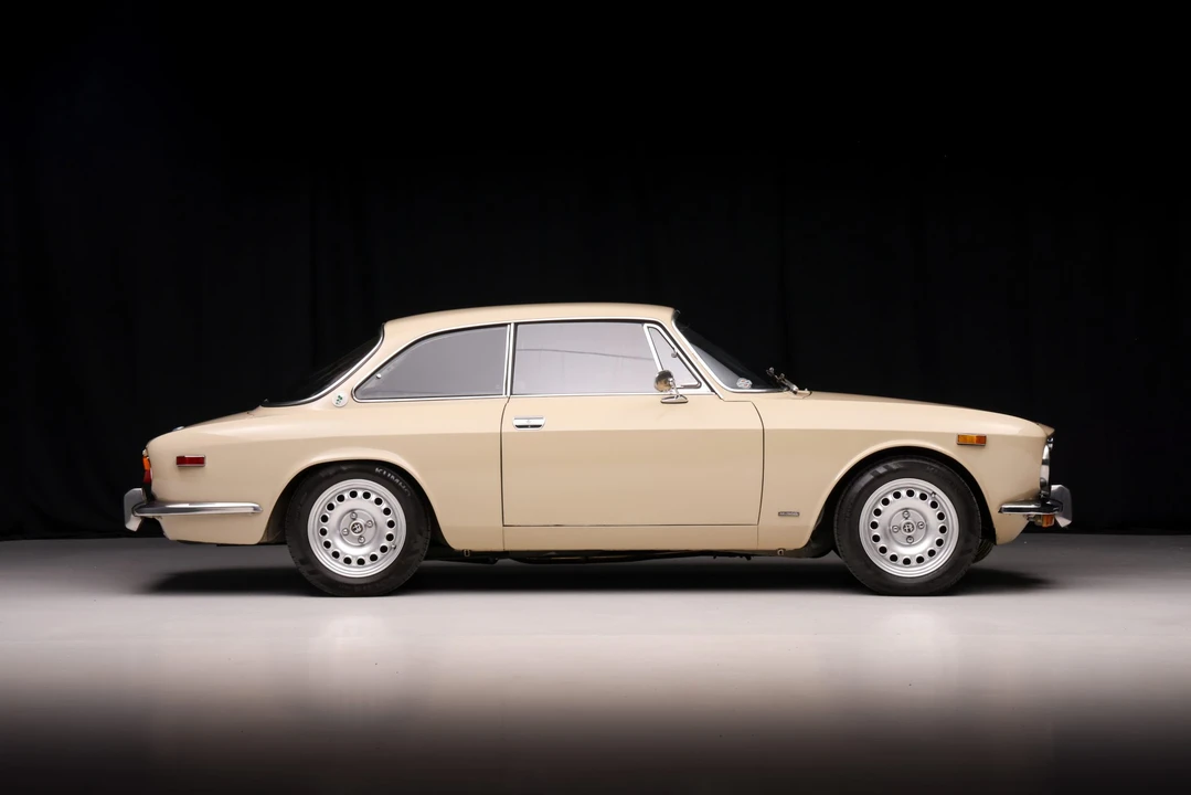 1974 Alfa Romeo 2000 GT Veloce - Image 13 of 31