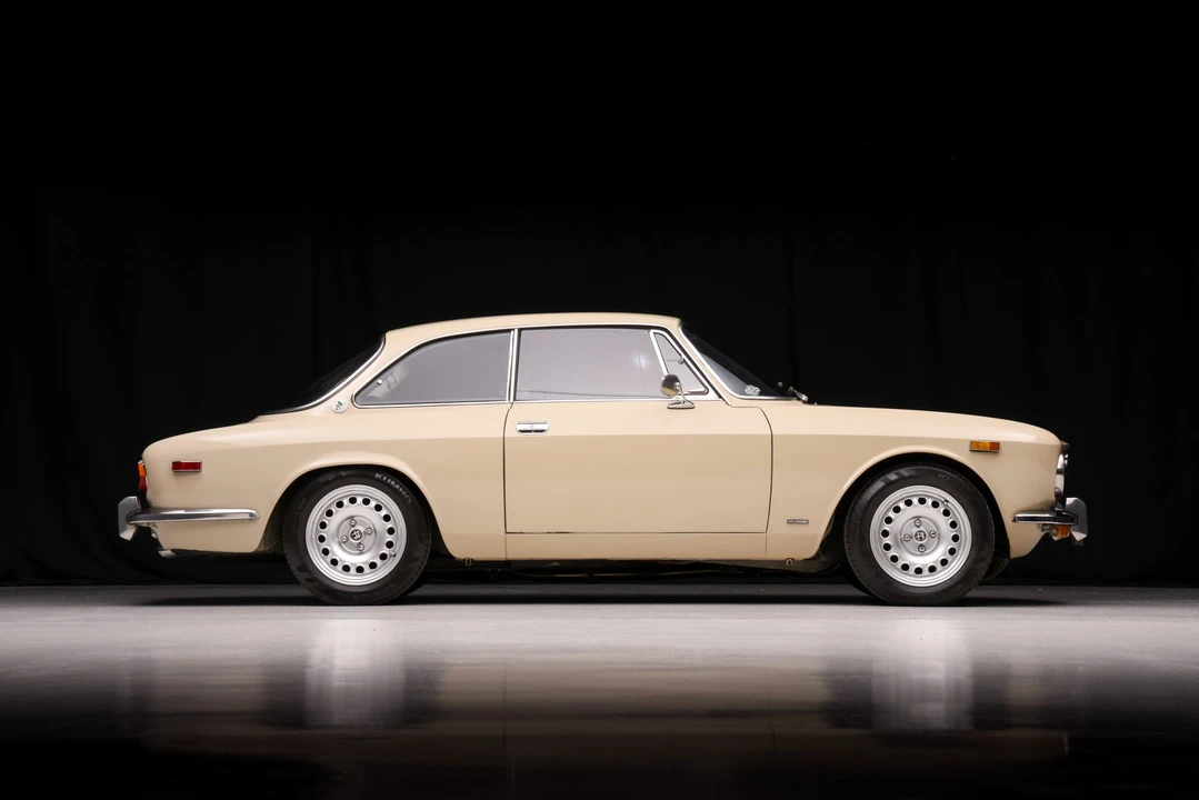 1974 Alfa Romeo 2000 GT Veloce - Image 12 of 31
