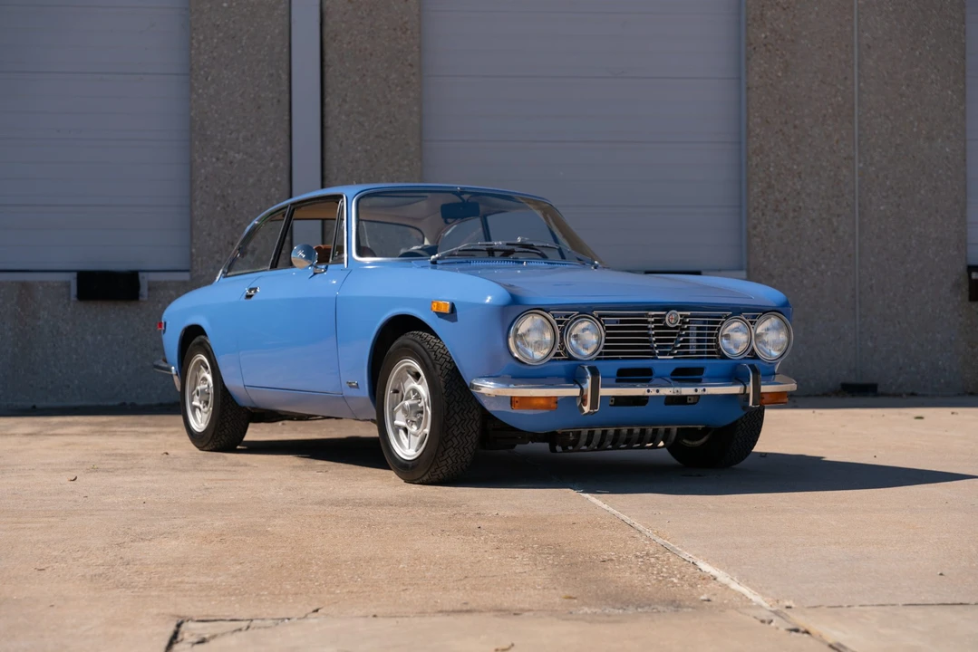 1974 Alfa Romeo 2000 GT Veloce - Image 18 of 31