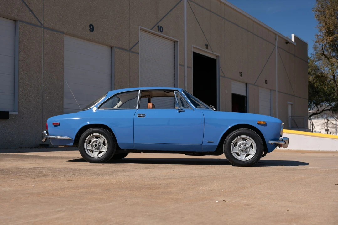 1974 Alfa Romeo 2000 GT Veloce - Image 28 of 31