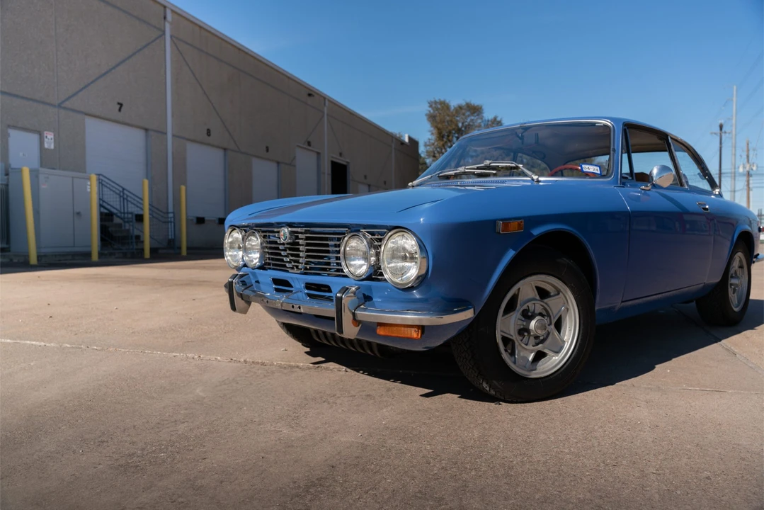 1974 Alfa Romeo 2000 GT Veloce - Image 12 of 31