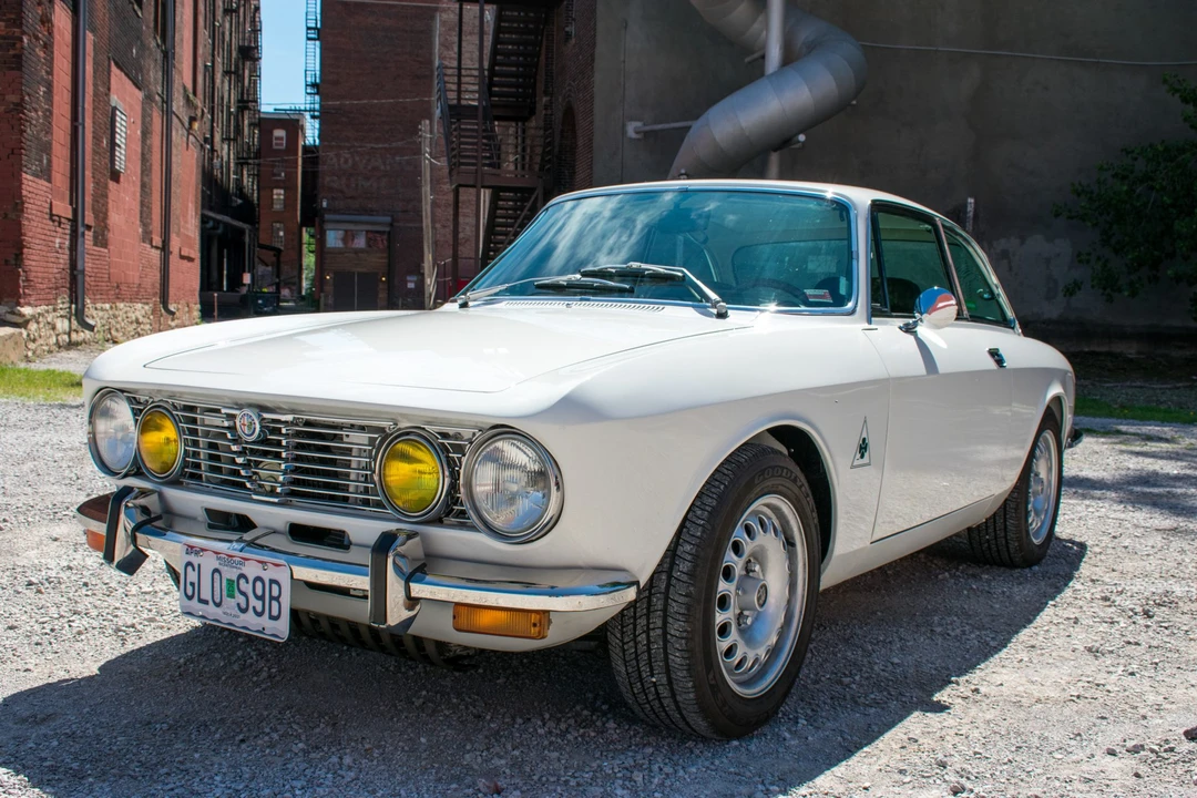 1974 Alfa Romeo 2000 GT Veloce - Image 2 of 31