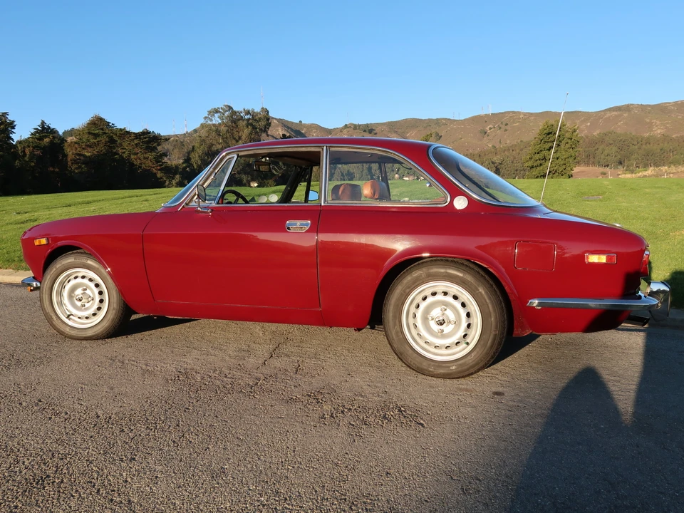 1974 Alfa Romeo 2000 GT Veloce - Image 20 of 31