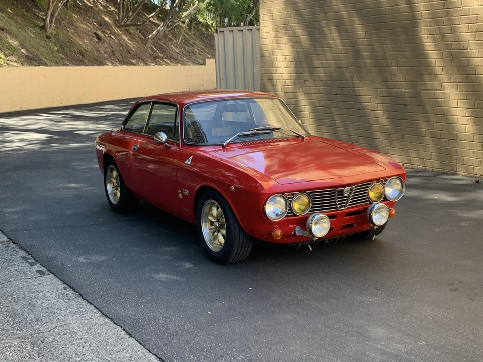 1974 Alfa Romeo 2000 GT Veloce - Image 14 of 31