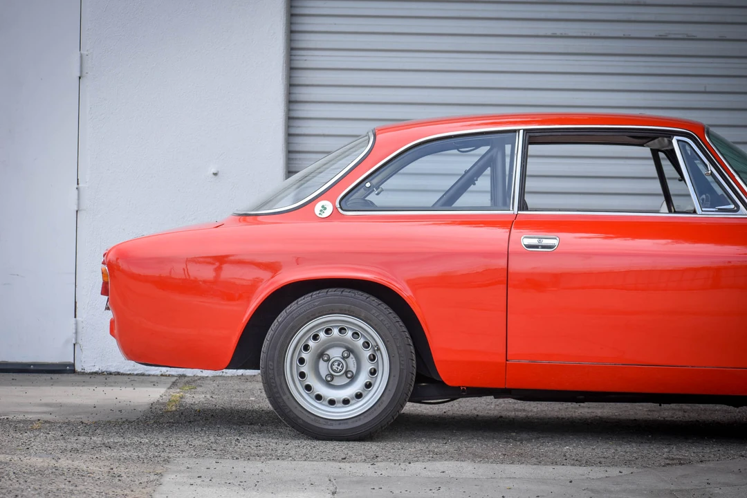 1974 Alfa Romeo 2000 GT Veloce - Image 14 of 31