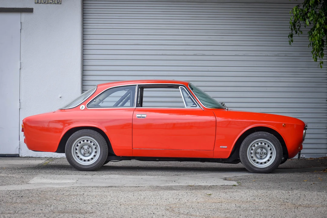 1974 Alfa Romeo 2000 GT Veloce - Image 4 of 31
