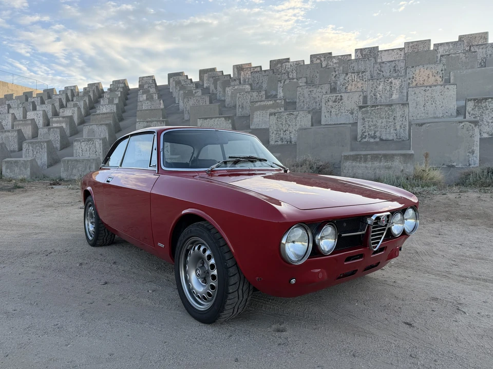 1974 Alfa Romeo 2000 GT Veloce - Image 9 of 31
