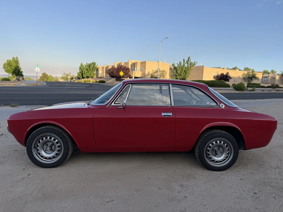 1974 Alfa Romeo 2000 GT Veloce - Image 29 of 31
