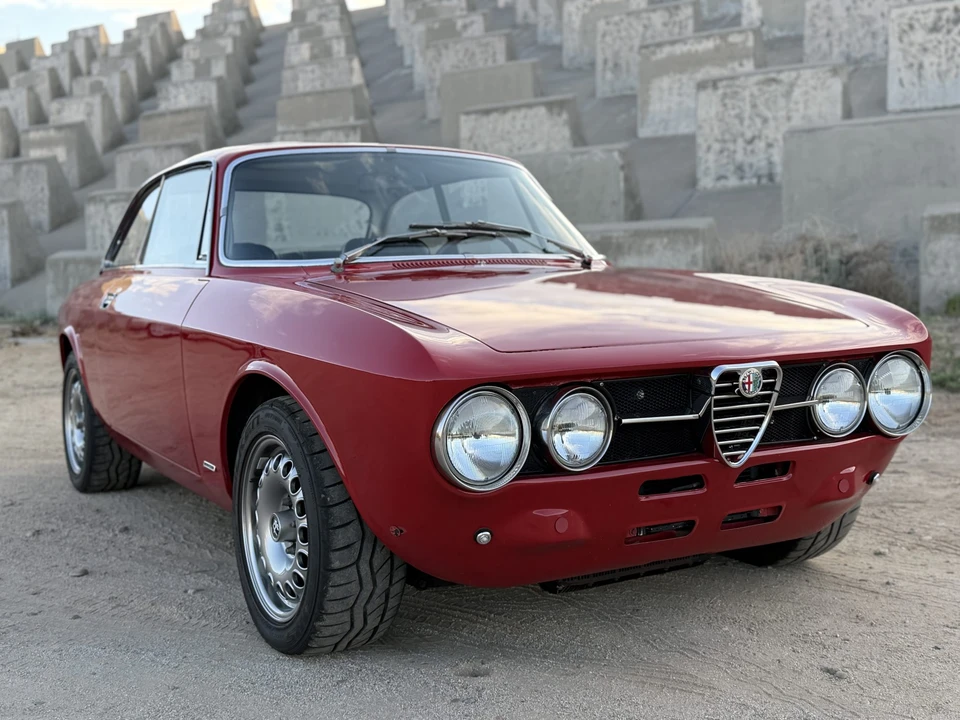 1974 Alfa Romeo 2000 GT Veloce - Image 17 of 31