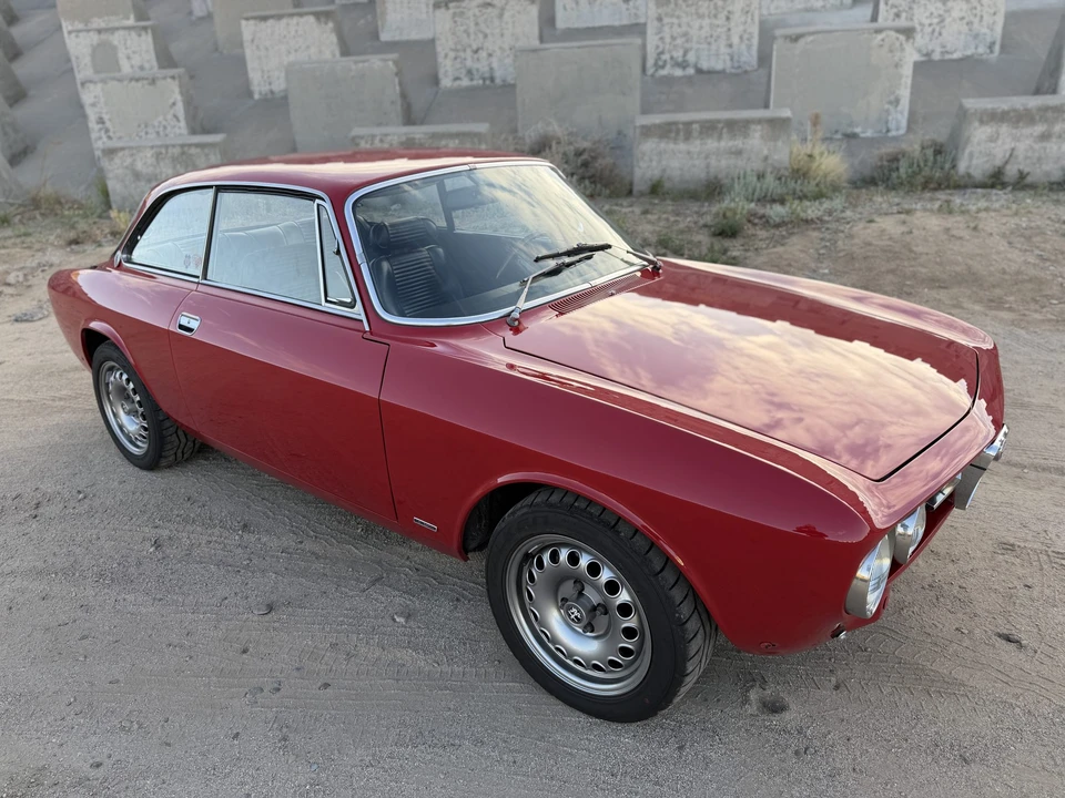 1974 Alfa Romeo 2000 GT Veloce - Image 5 of 31