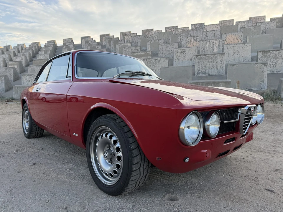 1974 Alfa Romeo 2000 GT Veloce - Image 11 of 31