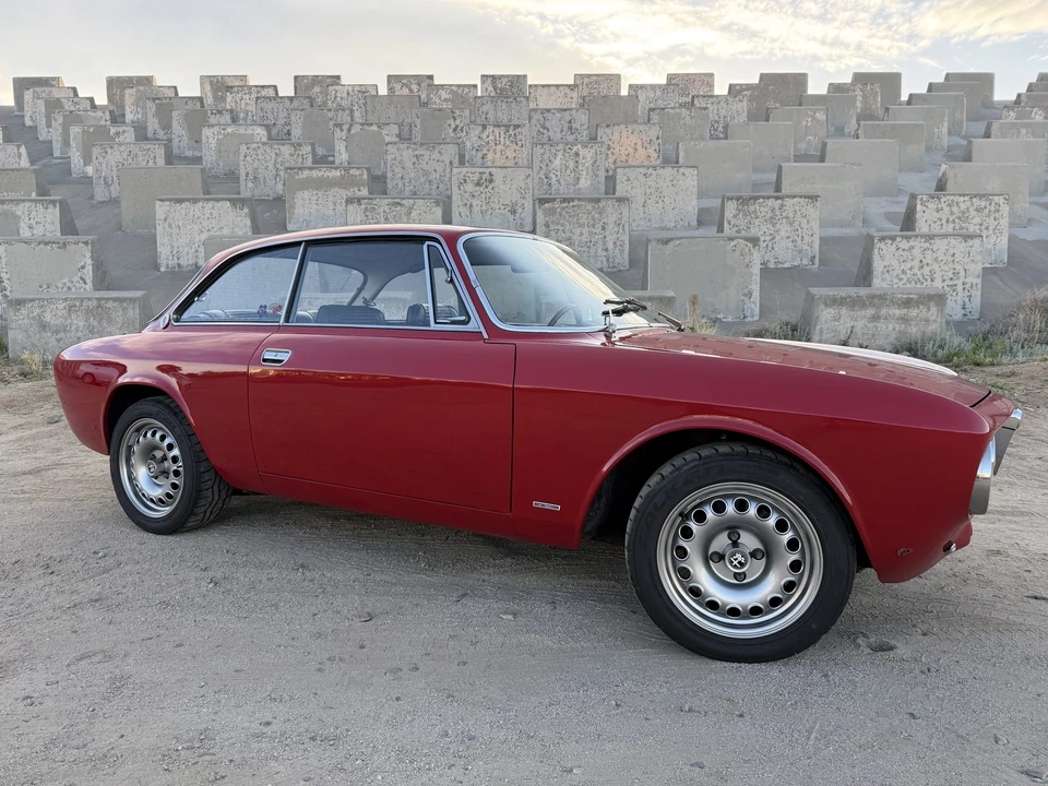 1974 Alfa Romeo 2000 GT Veloce - Image 4 of 31