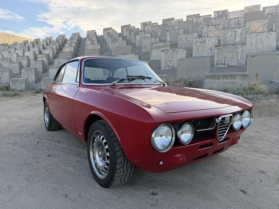 1974 Alfa Romeo 2000 GT Veloce - Image 10 of 31