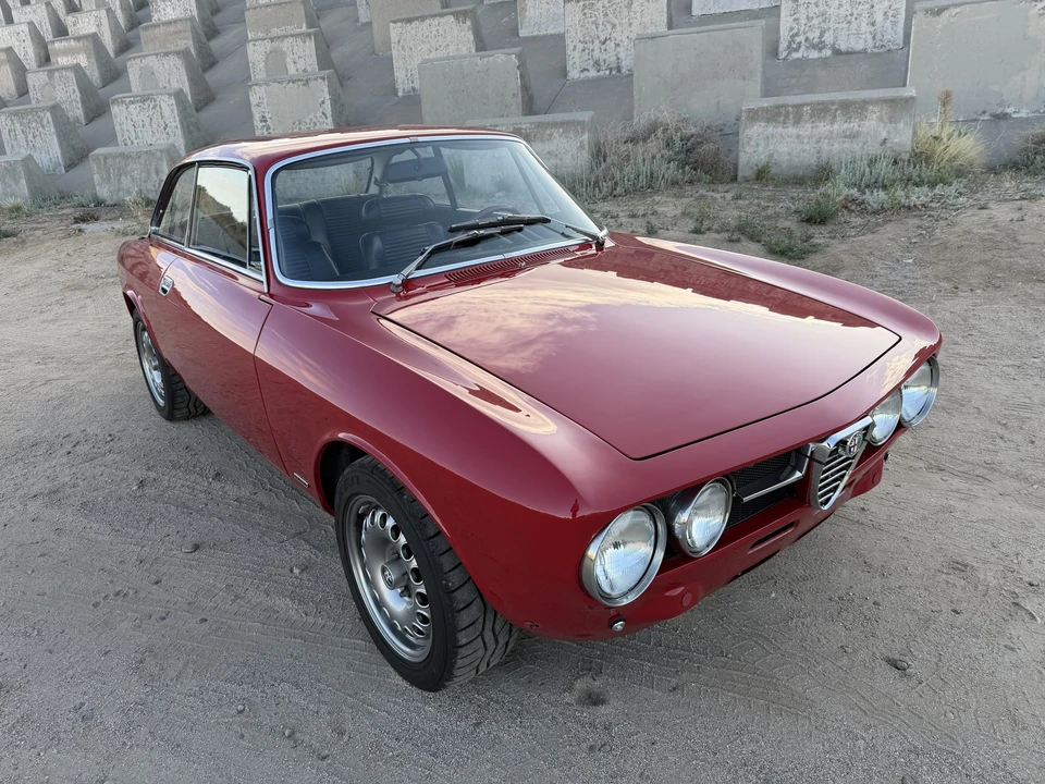 1974 Alfa Romeo 2000 GT Veloce - Image 13 of 31