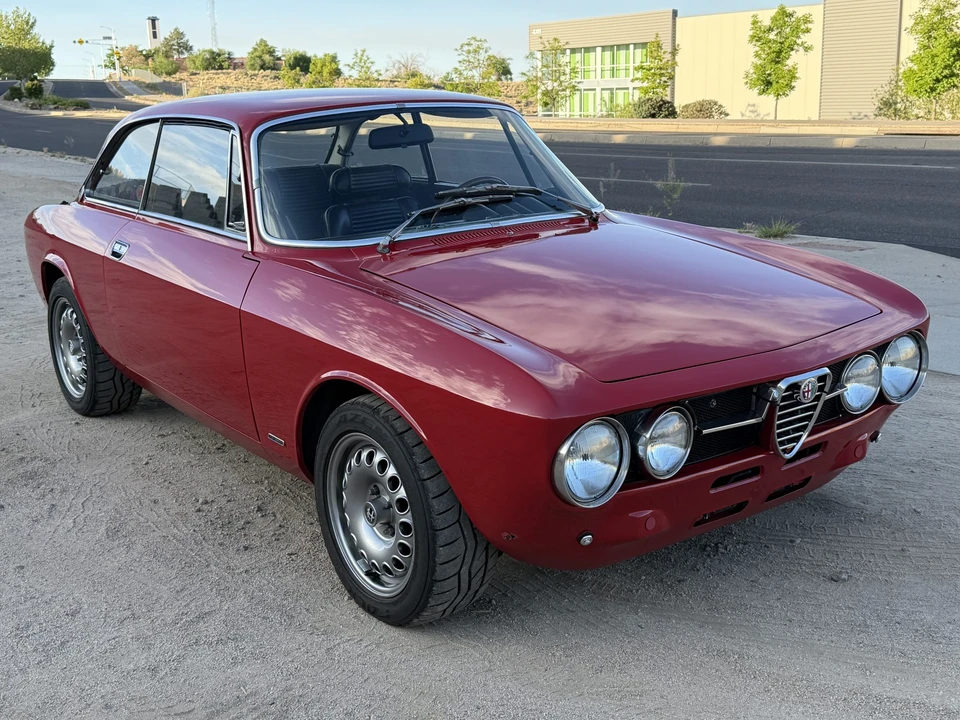 1974 Alfa Romeo 2000 GT Veloce - Image 18 of 31