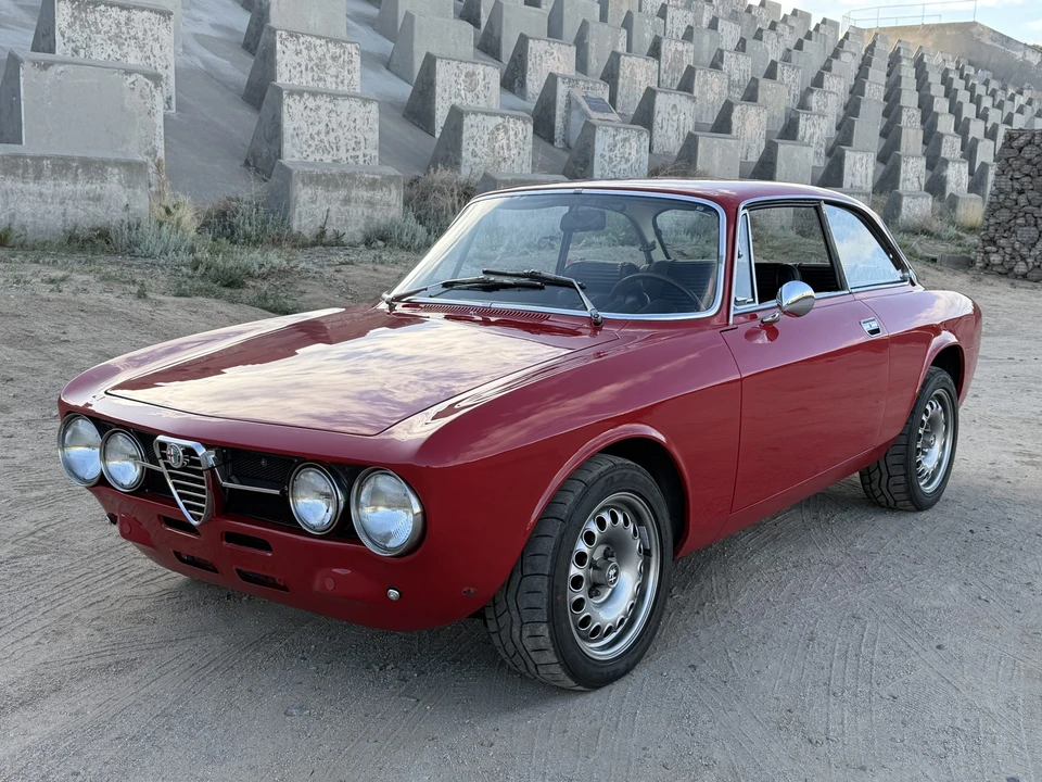 1974 Alfa Romeo 2000 GT Veloce - Image 25 of 31