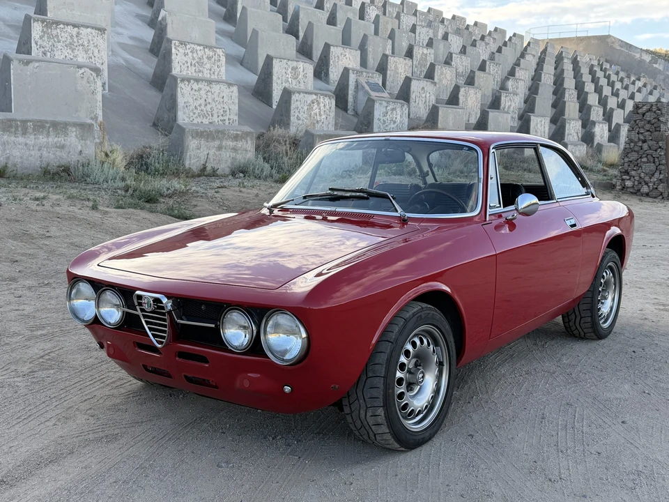 1974 Alfa Romeo 2000 GT Veloce - Image 26 of 31