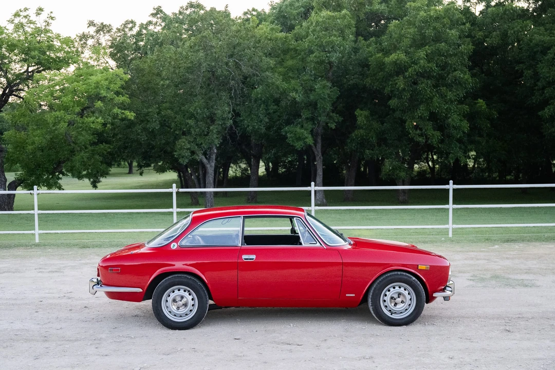 1974 Alfa Romeo 2000 GT Veloce - Image 24 of 31
