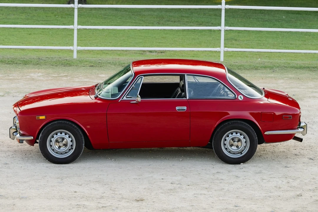 1974 Alfa Romeo 2000 GT Veloce - Image 8 of 31