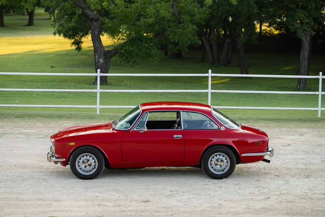 1974 Alfa Romeo 2000 GT Veloce - Image 6 of 31