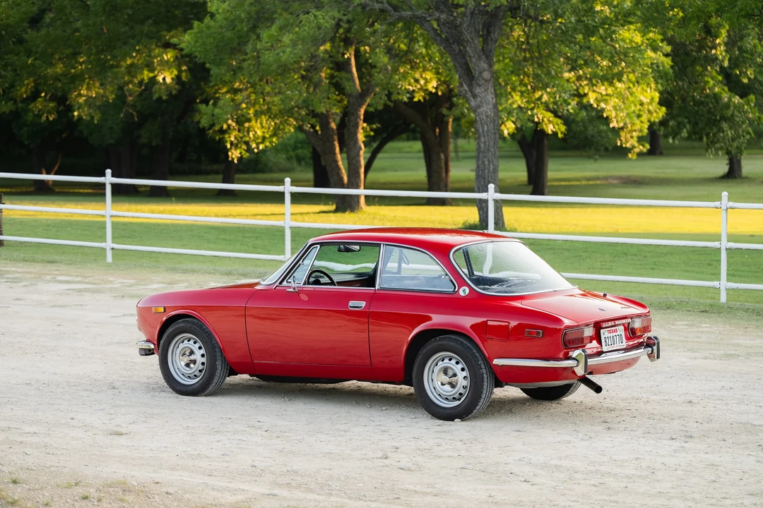 1974 Alfa Romeo 2000 GT Veloce - Image 11 of 31