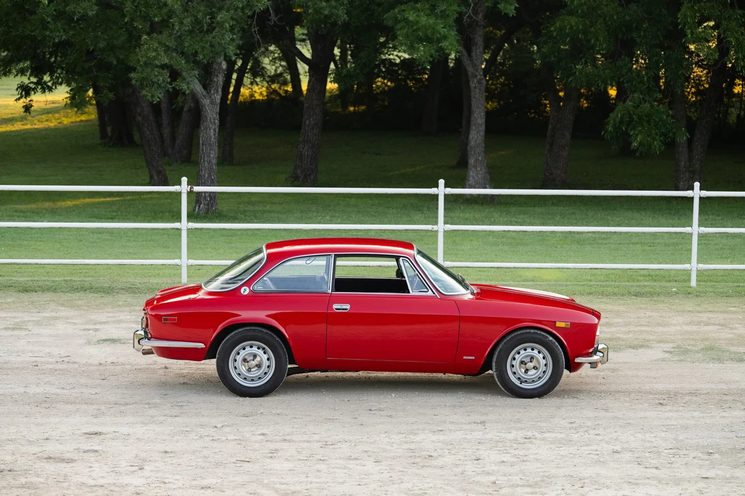 1974 Alfa Romeo 2000 GT Veloce - Image 25 of 31