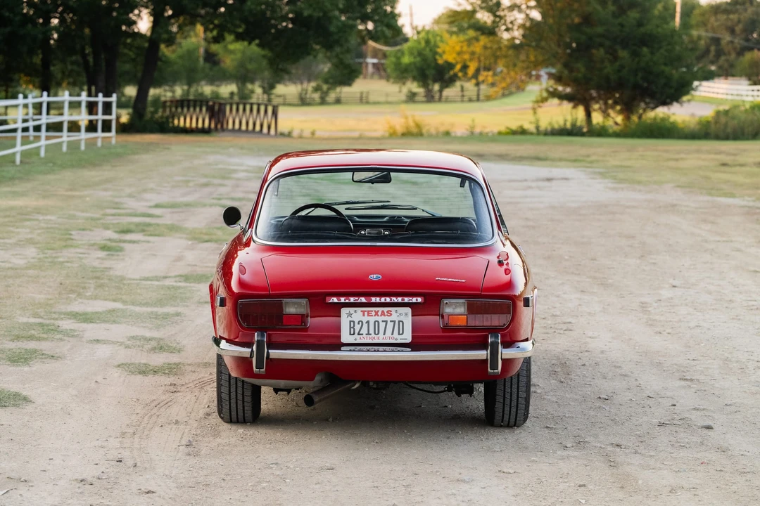 1974 Alfa Romeo 2000 GT Veloce - Image 14 of 31