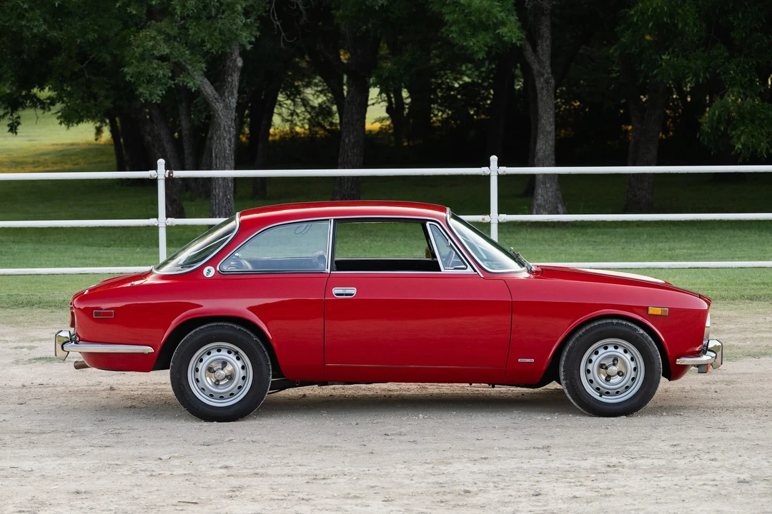 1974 Alfa Romeo 2000 GT Veloce - Image 26 of 31