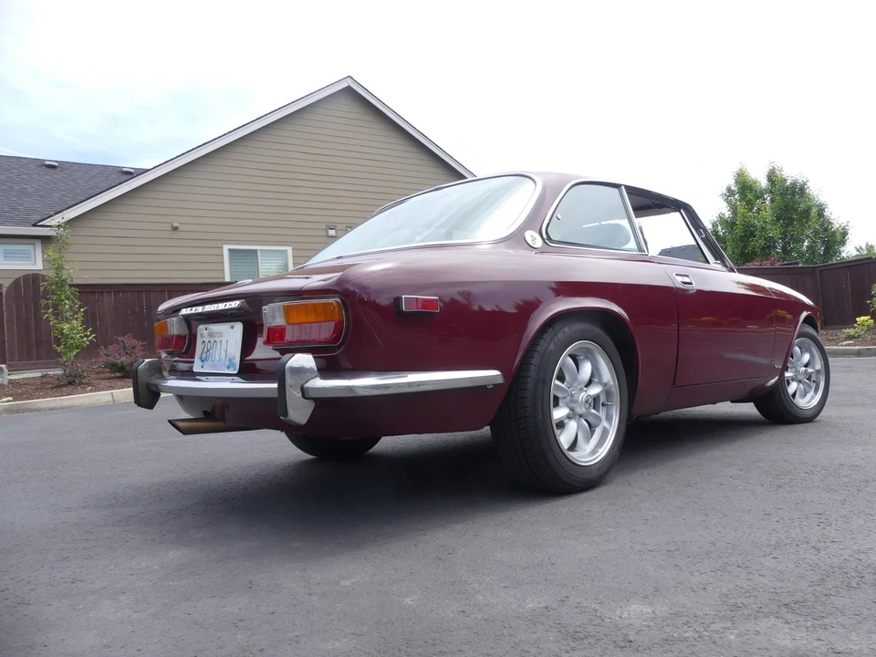 1974 Alfa Romeo 2000 GT Veloce - Image 8 of 31