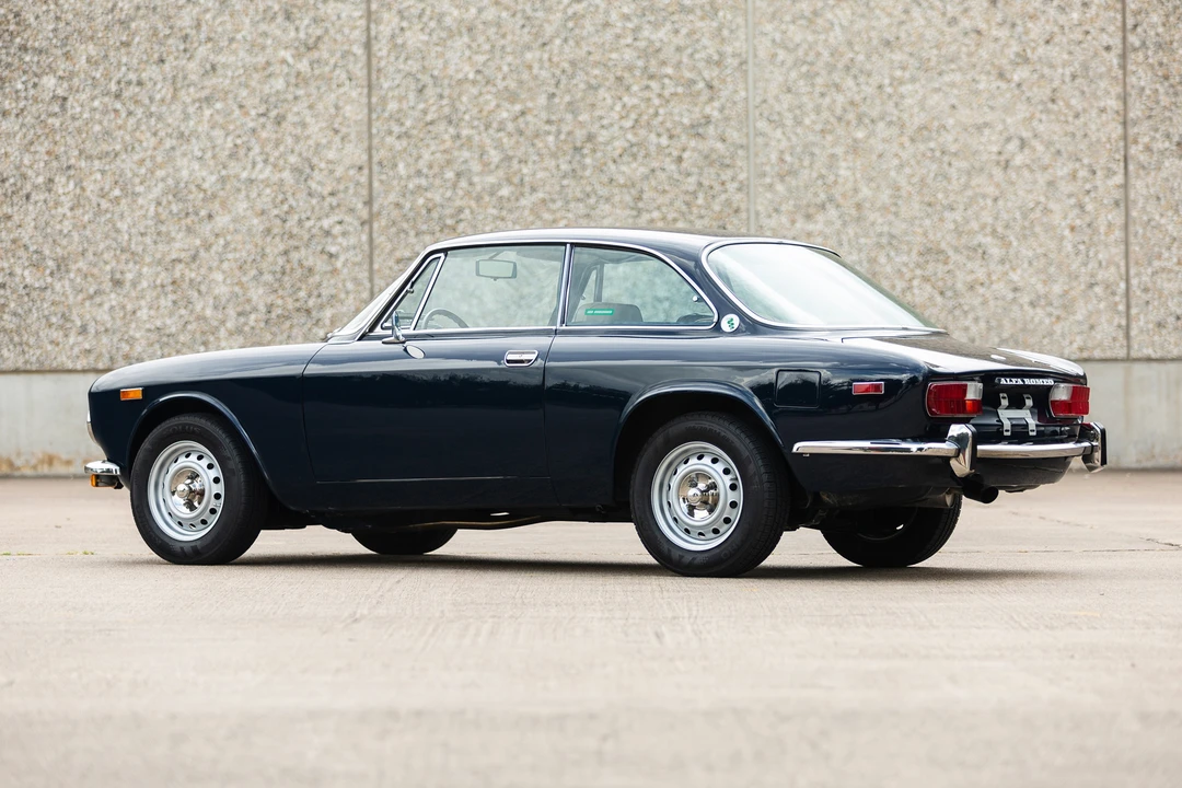 1974 Alfa Romeo 2000 GT Veloce - Image 18 of 31