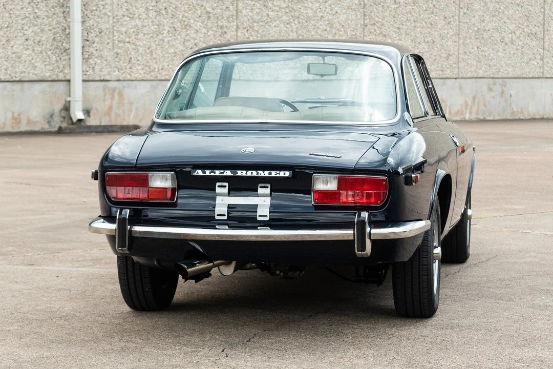 1974 Alfa Romeo 2000 GT Veloce - Image 13 of 31