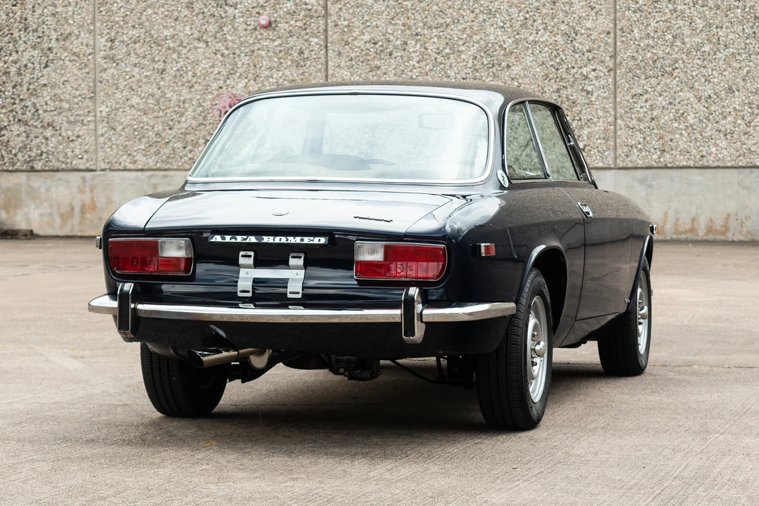 1974 Alfa Romeo 2000 GT Veloce - Image 12 of 31